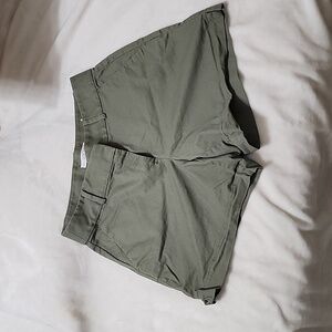 Loft "The Riviera short" dark green size 6